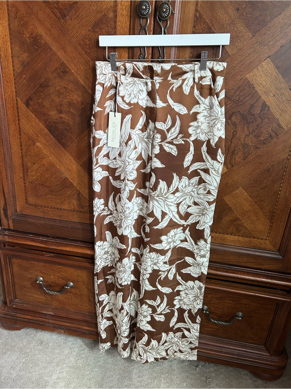 En Saison Wide-Leg Floral Print Pants in Brown and Cream - Picture 7 of 7